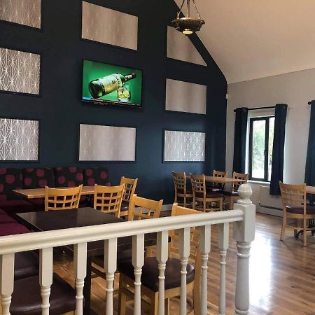 Balreask Bar, Restaurant & Guest Accommodation ナヴァン エクステリア 写真