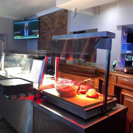 Balreask Bar, Restaurant & Guest Accommodation ナヴァン エクステリア 写真