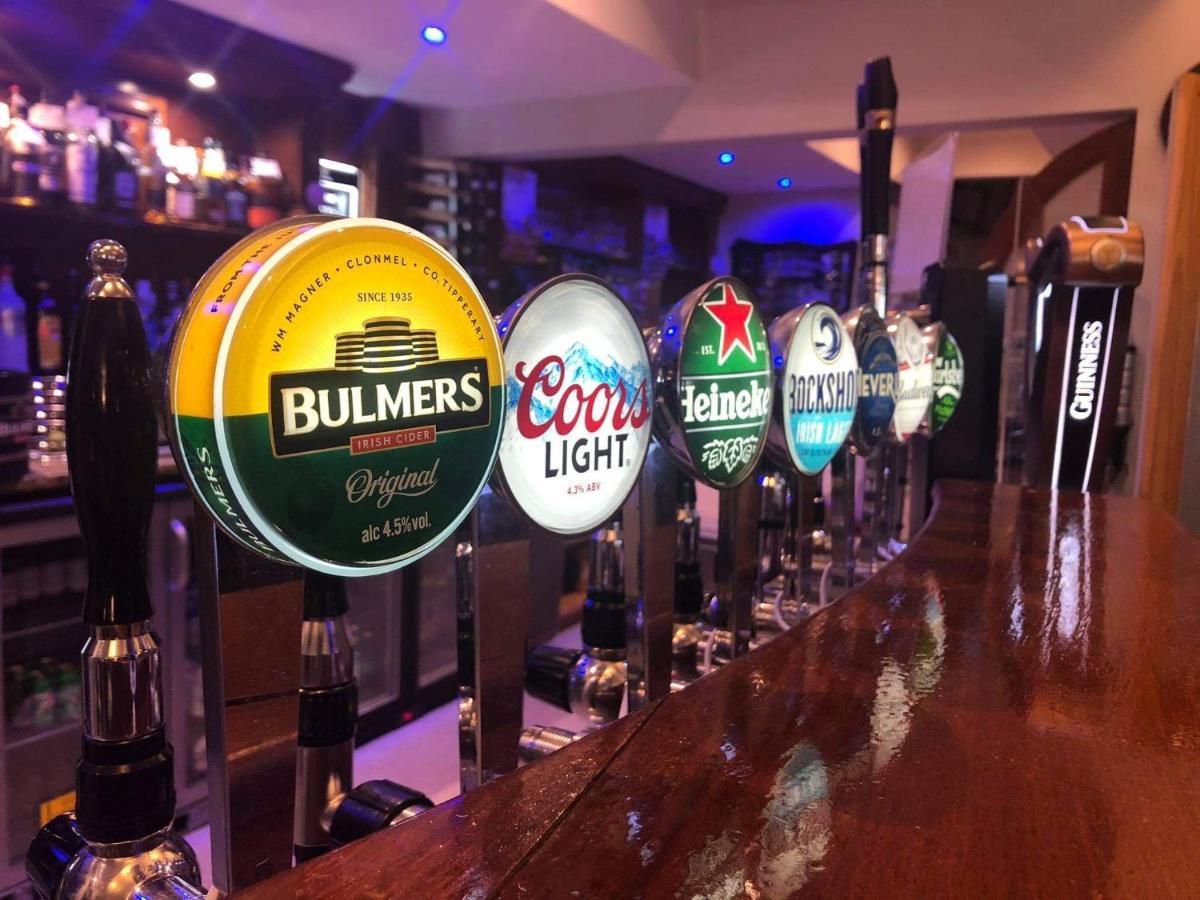 Balreask Bar, Restaurant & Guest Accommodation ナヴァン エクステリア 写真