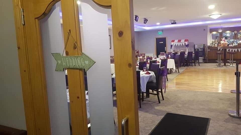 Balreask Bar, Restaurant & Guest Accommodation ナヴァン エクステリア 写真